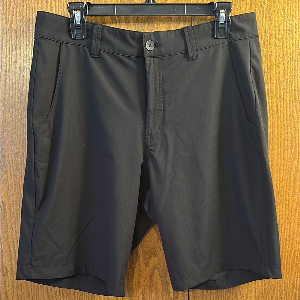 Coastaoro Men's Black Shorts size 34.